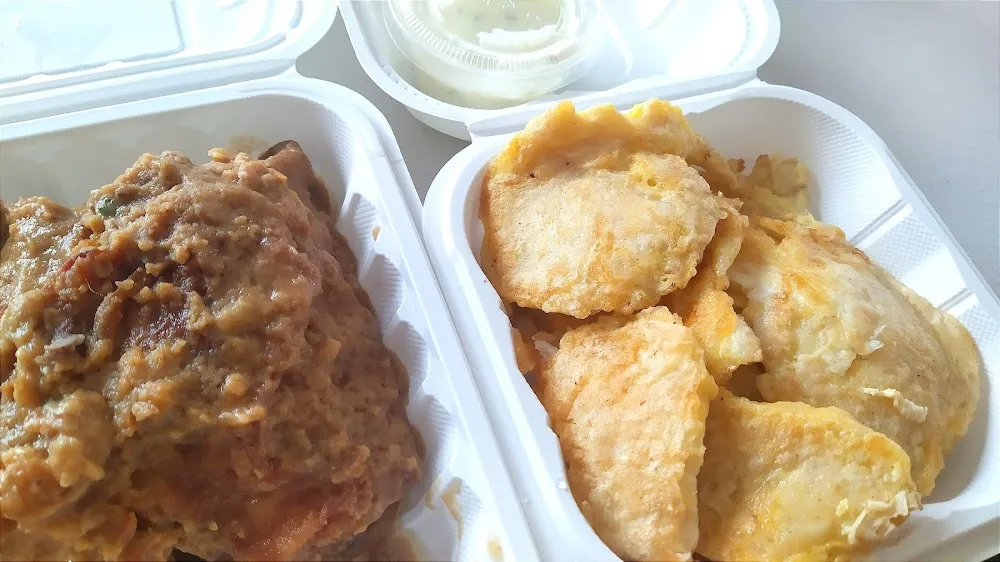 Fried Chicken w Gravy & Sea Bass